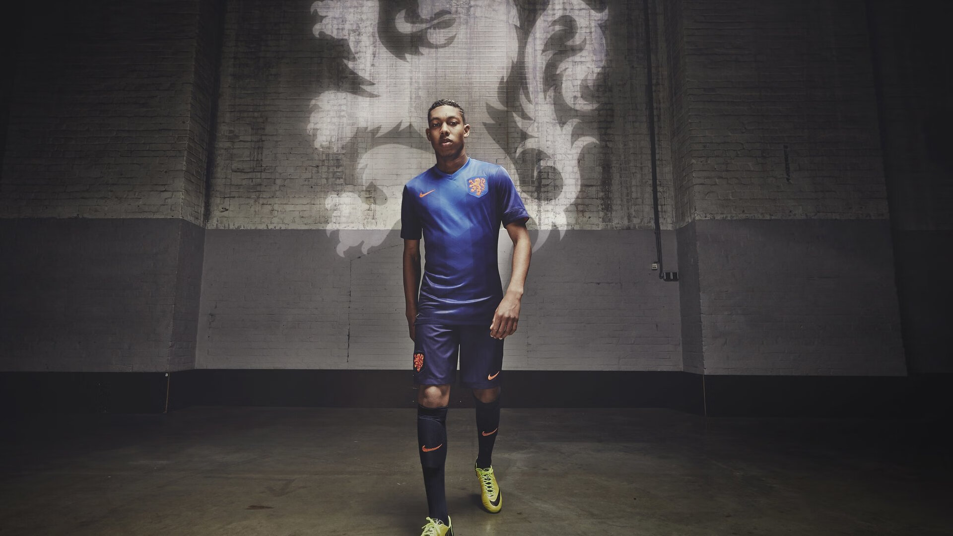 开云体育中国官网-围城突围，红牛二队弃子掀翻迈凯伦，周冠宇弈出命运妙手